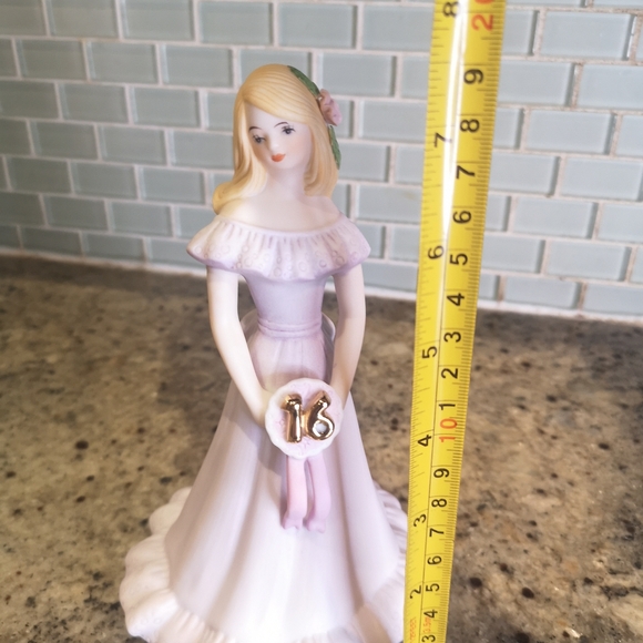 Vintage 1981 Enesco Porcelain Growing Up Birthday Girl Age 16  Figurine 7. 5" - Picture 8 of 10